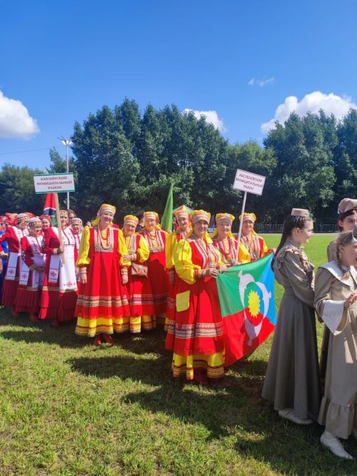 Аксубаевцы порадовали зрителей на фестивале «Луковая долина»