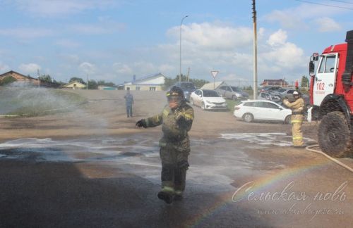 В Аксубаеве проводили на пенсию сотрудника пожарной части