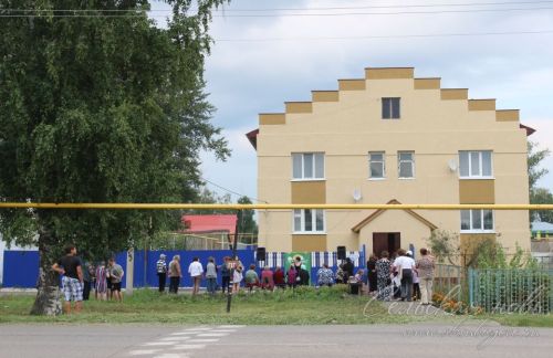 Аксубаевская детская школа искусств организовала праздник двора