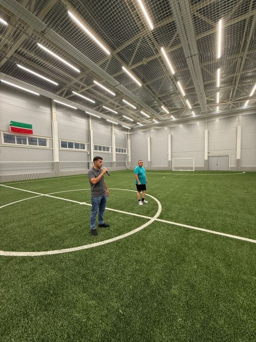 В Аксубаеве на футбольном поле состязались отцы, а болели за них дети