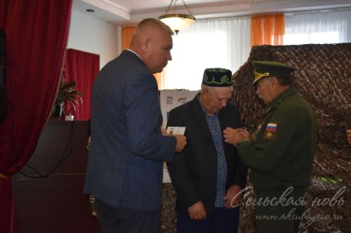 Аксубайда «Герой атасы» күргәзмәсе ачылды