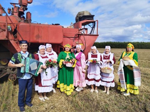 “Бәхет” подарил праздник хлеборобам