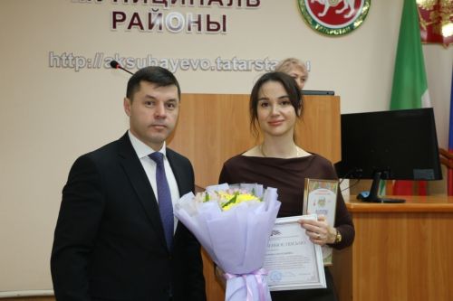 Аксубаевская участница конкурса «Нечкебил» получила награду от руководства района