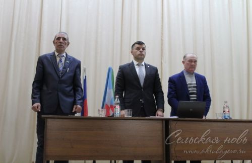 Старокиязлинцы за свой счет купили экскаватор за 1 500 000 рублей для своих нужд