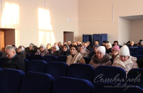 Старокиязлинцы за свой счет купили экскаватор за 1 500 000 рублей для своих нужд