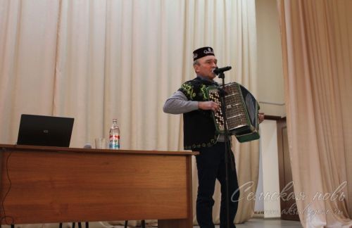 Старокиязлинцы за свой счет купили экскаватор за 1 500 000 рублей для своих нужд