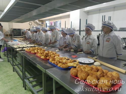 Аксубай техникумы студентлары мәктәп укучыларын кулинария сәнгатенә өйрәттеләр