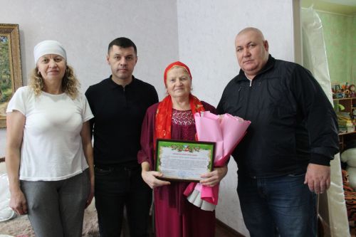Глава Аксубаевского района поздравил с юбилеем ветерана редакции
