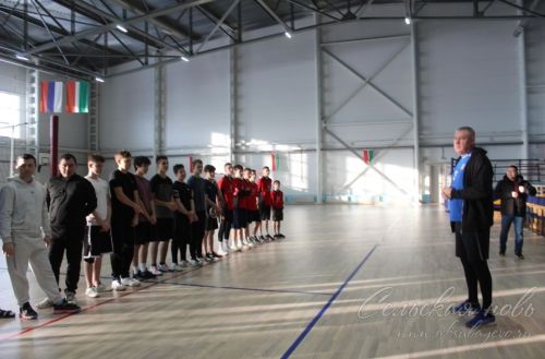 В Аксубаеве оспаривали первенство лучшие волейболисты района