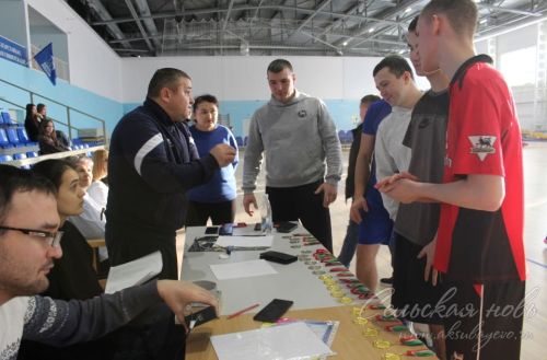 В Аксубаеве оспаривали первенство лучшие волейболисты района