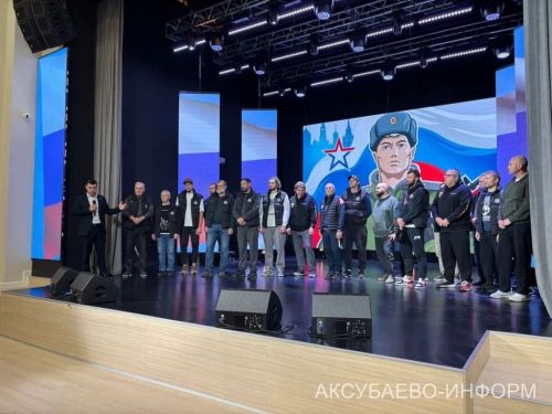 Аксубай бозында Татарстан хоккееның югары класслы вәкилләре уйнады