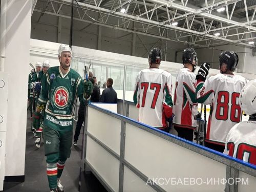 На аксубаевском льду играли представители высшего класса татарстанского хоккея