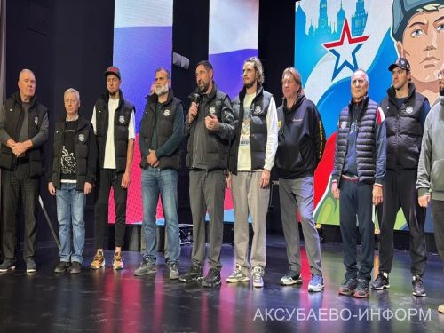 Аксубай бозында Татарстан хоккееның югары класслы вәкилләре уйнады