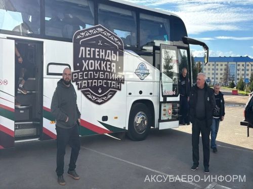 На аксубаевском льду играли представители высшего класса татарстанского хоккея