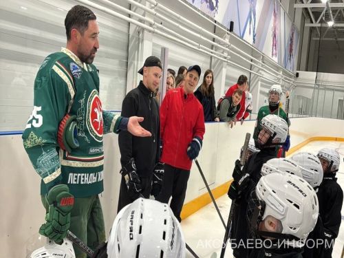 Аксубай бозында Татарстан хоккееның югары класслы вәкилләре уйнады