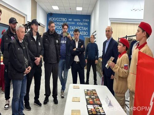 Аксубай бозында Татарстан хоккееның югары класслы вәкилләре уйнады