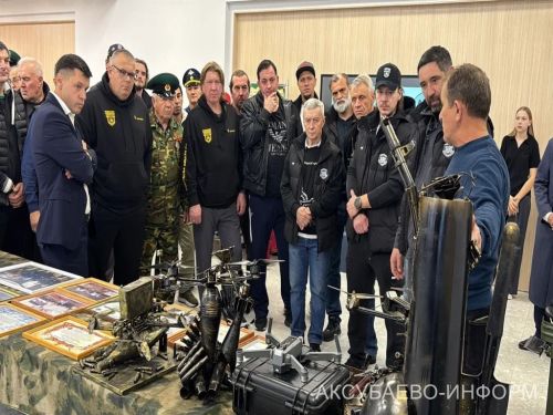 На аксубаевском льду играли представители высшего класса татарстанского хоккея