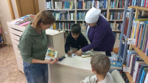 Аксубай укучылары китапханәче һөнәрен сынап карадылар