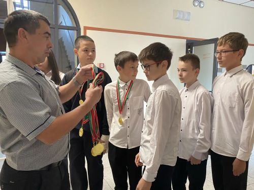 Баскетболисты первой школы Аксубаева завоевали призовые места!