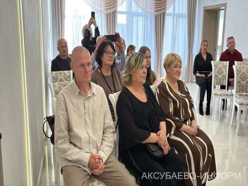Новая история: после ремонта в районном ЗАГСе прошла первая регистрация брака