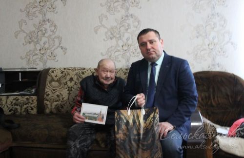 Аксубай ветераны малай чагыннан колхозда эшләгән