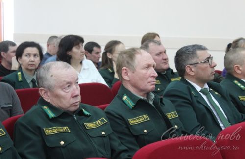 Аксубаевские лесоводы приумножая богатства природы служат району