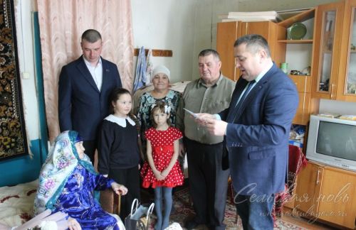 Аксубаевский ветеран в юные годы строила железные дороги, а на пенсию ушла с животноводства