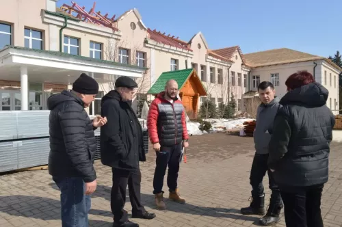 В Аксубаеве ход ремонта важнейших объектов проверил глава района