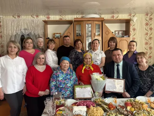 В кругу родных и односельчан 90-летие отметила жительница деревни Ахматка Любовь Тимаськова
