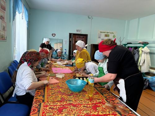 В сельском клубе отметили праздник Жаворонки: дети узнали о традициях и испекли весеннее печенье