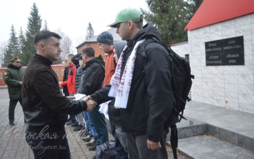 В Аксубаеве прошла первая отправка призывников