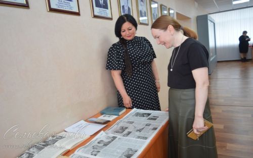 В Совете Аксубаевского района еженедельную архивную выставку посвятили Дню космонавтики
