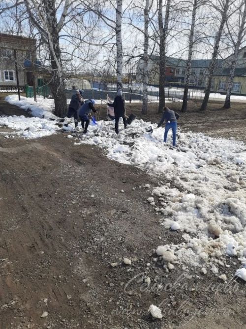 Аксубайда апрельнең беренче көнендә үк чисталык өчен көрәш барды