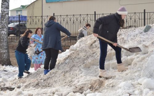 Аксубайда апрельнең беренче көнендә үк чисталык өчен көрәш барды