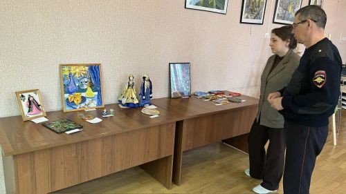 Аксубаевские юные художники изображали «Дядю Степу»