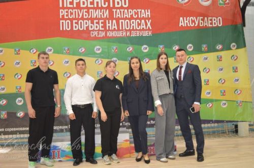 В Аксубаеве на ковер вышли лучшие борцы Татарстана