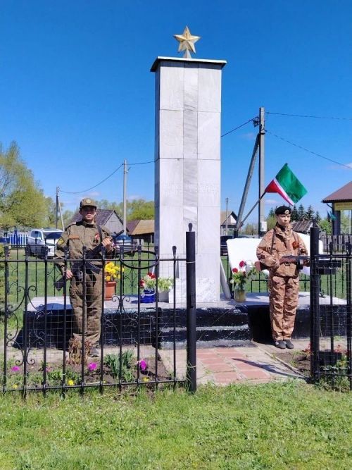 Батырларның исемнәрен туган авылларында мәңгеләштерделәр