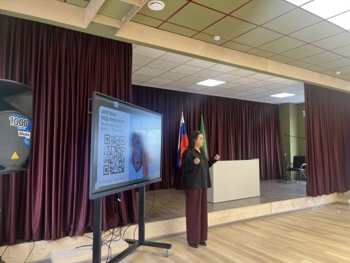 Укучыларыбыз өчен яңа мөмкинлекләр: Аксубайның 1 нче мәктәбендә «Мәгънәләр юлбашчылары» белән очрашу узды