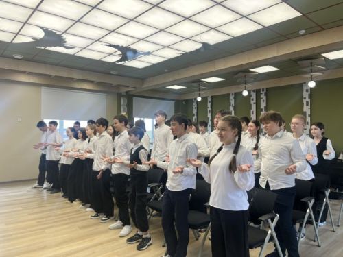 Укучыларыбыз өчен яңа мөмкинлекләр: Аксубайның 1 нче мәктәбендә «Мәгънәләр юлбашчылары» белән очрашу узды