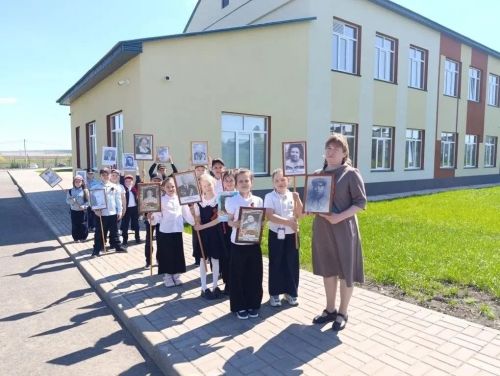 «Россия бөркетләре» Аксубай мемориаллары янында геройларны искә алдылар