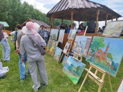 Аксубаевская школа искусств выступила с концертом и выставкой на Сабантуе