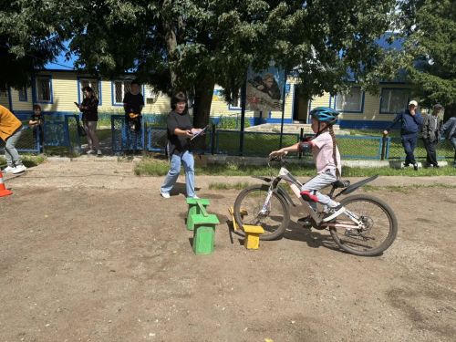 Безопасность на дорогах начинается с семьи: в Аксубаеве прошли «Старты поколений»