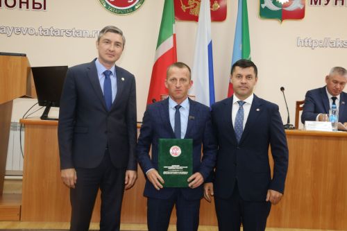 В Аксубаевском районе глава сельского поселения получил республиканскую награду