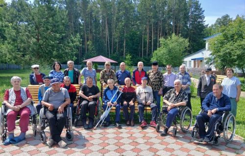 Урок мужества с участником СВО прошел в Федоровском доме-интернате