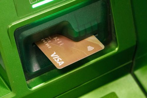 Аксаков допустил возвращение Visa и Mastercard на российский рынок