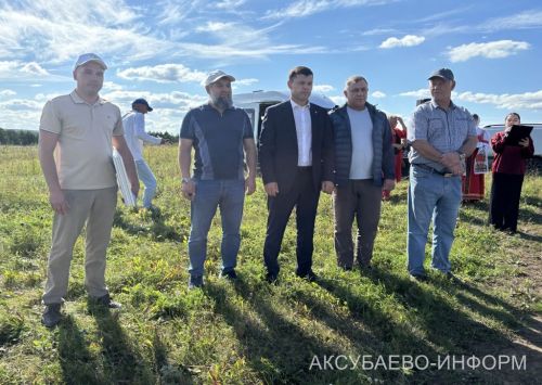 Чествовали за высокий намолот