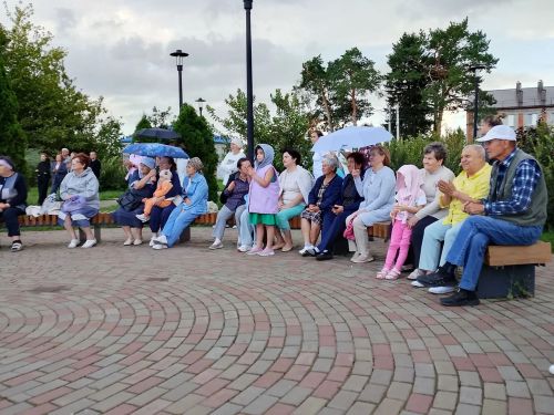 Аксубай паркында җәйге көйләр яңгырады