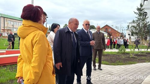 В Аксубаеве открыли ледовый дворец, два парка и Центр молодежных инициатив