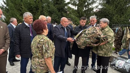 В Аксубаеве открыли ледовый дворец, два парка и Центр молодежных инициатив