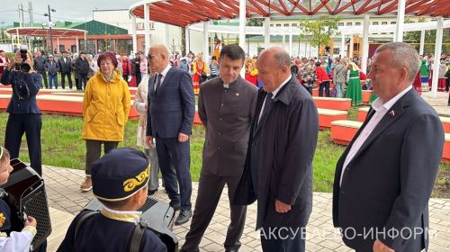 В Аксубаеве открыли ледовый дворец, два парка и Центр молодежных инициатив